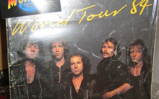 SCORPIONS - WORLD TOUR 84 KIERTUEKIRJA KUNTO VG+