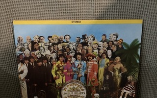 The Beatles – Sgt. Pepper's Lonely Hearts Club Band LP