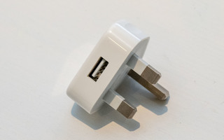 Alkuperäinen Apple USB laturi (UK formaatti)