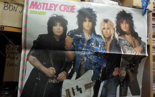 MÖTLEY CRUE / GUNS N ROSES JULISTE SUOSIKKI LEHDESTÄ