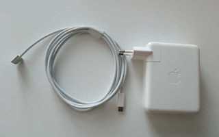 Alkuperäinen Apple 140W laturi ja MagSafe 3 -kaapeli