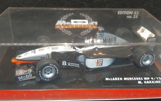 Minichamps McLaren MP 4/13