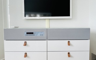 Ikea Uppleva kotiteatteri, 40” tv ja Bestå tv-taso