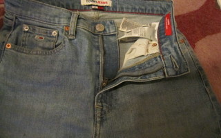 Tommy jeans farkut 25/30 ja paita Vero Moda