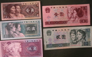 Viiden kappaleen lajitelma kiinalaisia seteleitä
