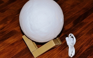 3D Kuulamppu Moon Lamp