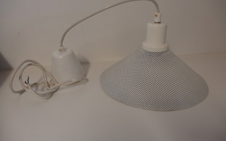 Vintage kattolamppu , suutarinlamppu -mallinen. Valkoinen