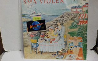SMÅ VIOLER -  FINLANDSSVENSKA SÅNGER AV OCH...  M-/EX+ LP