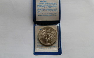 10 markan hopeinen Juhlaraha vuodelta 1977 Nainen Raskaana