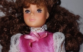 Vintage Betty Teen "barbie", © Tong