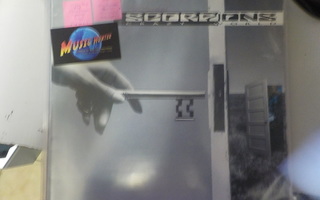 SCORPIONS CRAZY WORLD FIN-90 EX+/EX LP