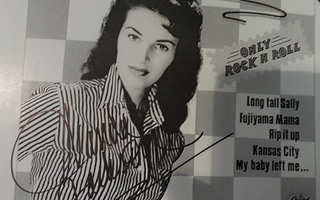 WANDA JACKSON KUVA NIMMARILLA