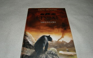 Erin Hunter Etsijät 3  Savuvuori  1.p -sid