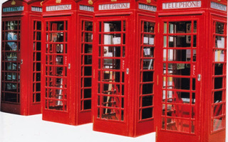 Lontoo, puhelinkoppirivi (isokok. muotoonleikattu kortti)