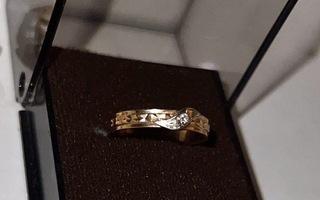 Kultainen sormus pienellä timantilla 750/18K
