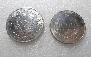 500  mk   1952  ja 1000  mk  1960   juhlarahat  pillerissä.