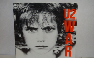 U2 CD War