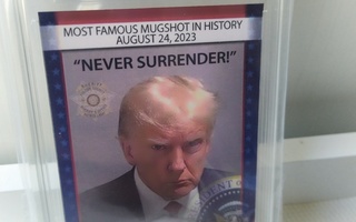 DONALD J. TRUMP - NEVER SURRENDER! KERÄILYKORTTI *UUSI!*