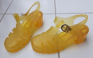 Muodikkaat muoviset trendi sandaalit, keltaiset kengät nr 37
