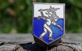 Hopeinen Emalinen Poliisi merkki. Halkaisija - 18 mm.