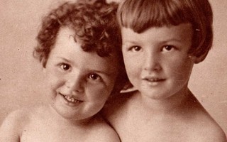 LAPSI / Hyväntuuliset lapsukaiset ilman vaatteita. 1930-l.