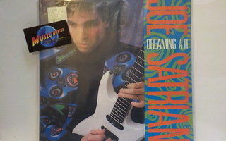 JOE SATRIANI - DREAMING #11 M-/M- UK -88 12" MAXI SINGLE