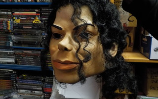 MICHAEL JACKSON NAAMARI  VUODELTA1987