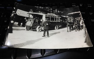 Omnibussi ja Poliisi Lähikuva 1900 p.1950luku PK48