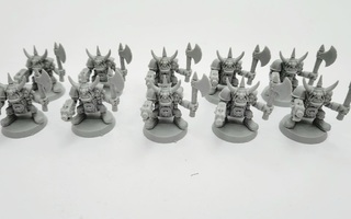 WH40K - 10kpl Space Orks Goffs figuuria [K4]