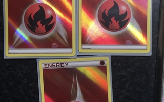 3 kpl fire energy 2013 Pokemon holo rare kortteja