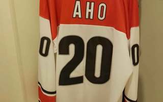 Sebastian Aho Carolina Hurricanes NHL Pelipaita