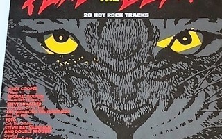 FEEL THE BEAT. 1989 CBS. 20 HOT ROCK TRACKS (2 LP:tä!)
