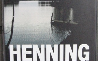 Henning Mankell: Ennen routaa, Otava 2003. 1p. 555 s.