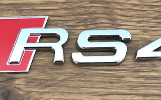 RS4 merkki takaluukkuun