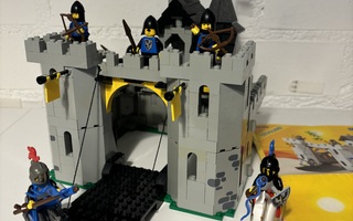 Lego 6074  Black Falcon's Fortress + ohjekirja