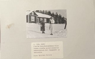 Näyttelyvalokuva v.1940 lottajohtaja ja vartiomies Simola kk