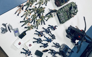 Police Army Space Figuurit