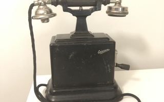 Vanha Ericsson pöytäpuhelin
