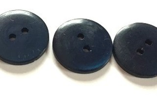 Tummansininen nappi erä 16 mm