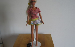 Barbie Teen Skipper toppi,puolihame ja laukku.