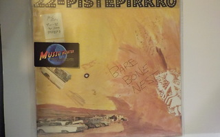 22 PISTEPIRKKO - BARE BONE NEST M-/EX+ SUOMI 1992 LP