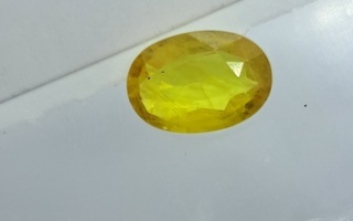 0.97ct Keltainen Safiiri/Sapphire Jalokivi