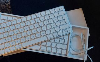 2kpl Apple Magic Keyboard langaton näppäimistö