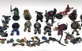 WH40K - 12kpl Chaos Space Marines figuureita [K59]