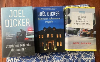 Kolme Joel Dickerin kirjaa.
