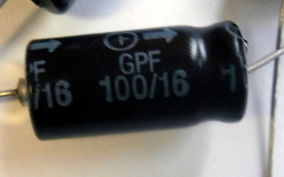 Kondensaattori  100 / 16  GPF  10 kpl