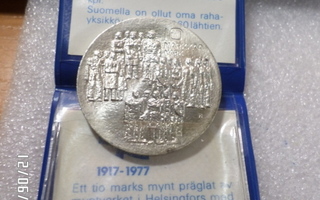 10 mk1977 itsenäisyyden 60 vuotis juhlaraha Nainen raskaana