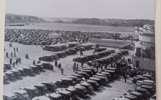 Helsinki,  Malmin lentoaseman vihkiäiset, autoja 1938 (UP)