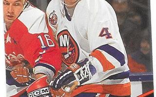 1993-94 LEAF #57 Uwe Krupp New York Islanders