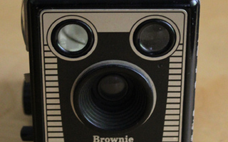 Kodak Brownie Six-20 Model C -kamera